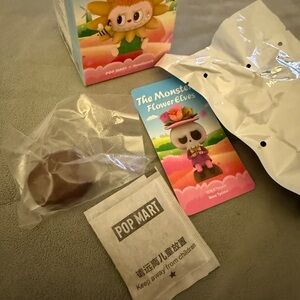 The Monsters Flower Elves Figurine Rose Tycoco sealed bag. Authentic